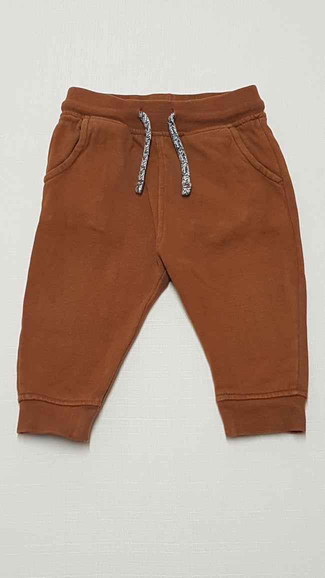 MATALAN BARNA SZÍNŰ,GUMIS DEREKÚ KISFIÚ JOGGER 74-80 Hover Image