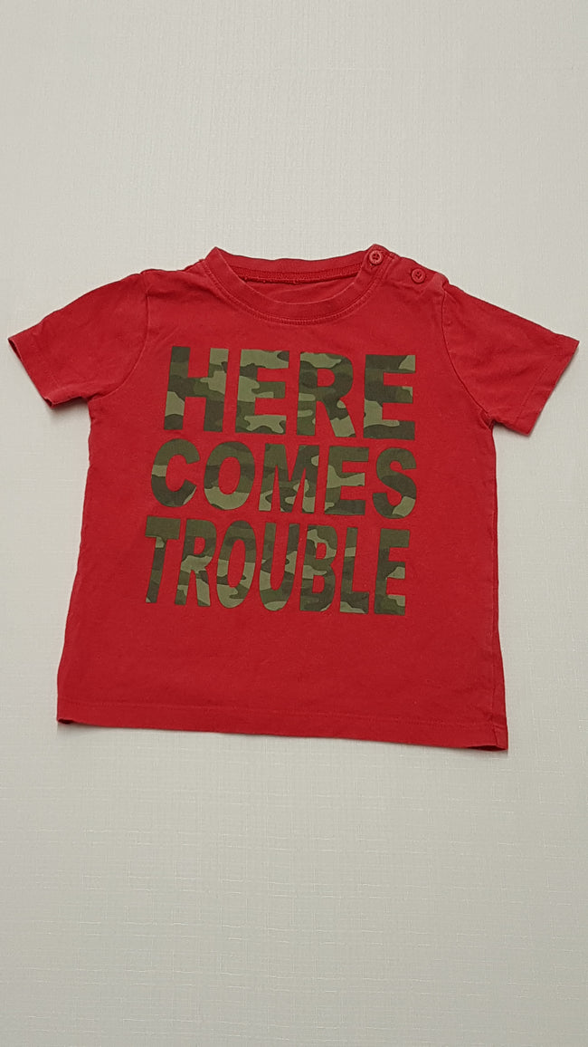 F&F KIDS ÁLCAMINTA FELIRATOS,PIROS KISFIÚ PÓLÓ 86 Hover Image