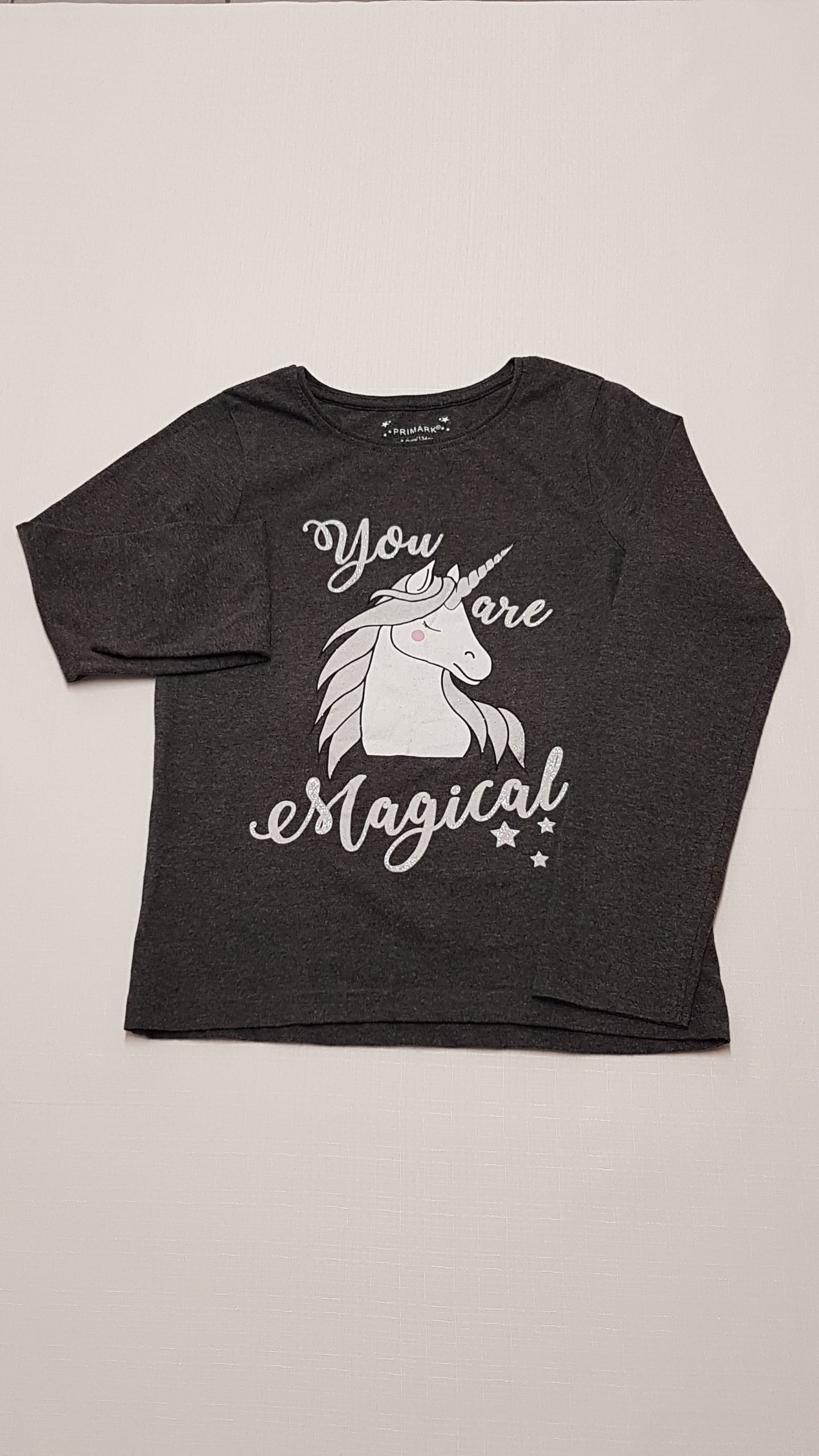 PRIMARK EZÜST CSILLÁMPOROS,UNICORNOS KISLÁNY FELSŐ 134