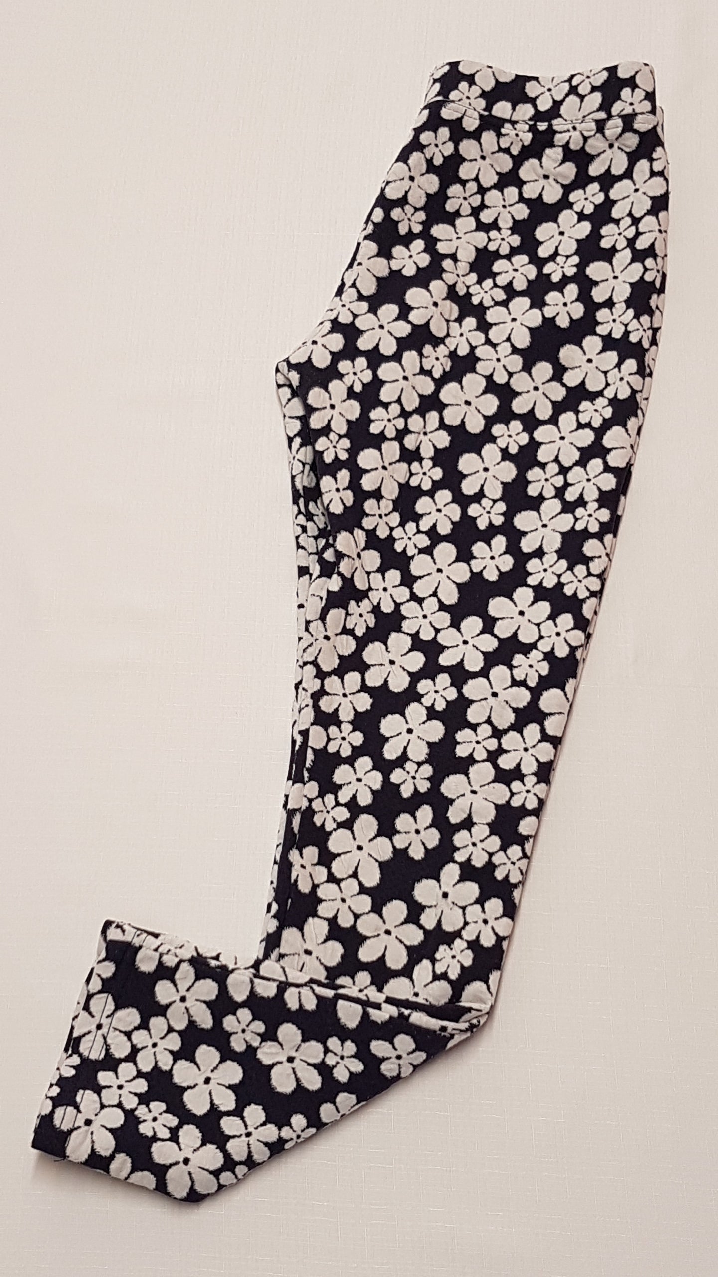 GEORGE VIRÁGMINTÁS,VASTAGABB,DIVATOS KISLÁNY LEGGING 140-146