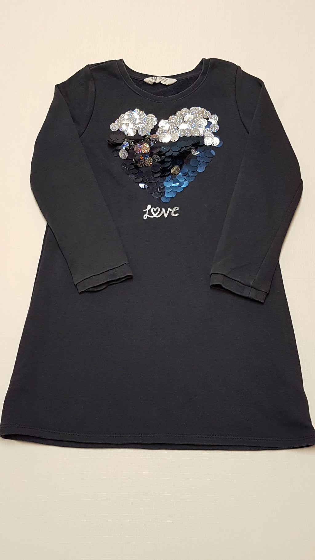 H&M  LOVE FELIRATÚ,FLITTERES,SZÍVECSKÉS KISLÁNY TUNIKA RUHA 122-128
