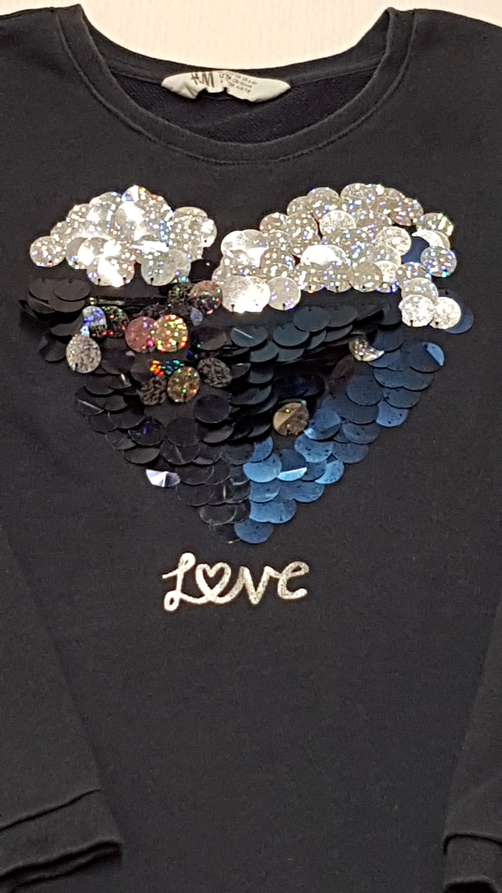 H&M  LOVE FELIRATÚ,FLITTERES,SZÍVECSKÉS KISLÁNY TUNIKA RUHA 122-128