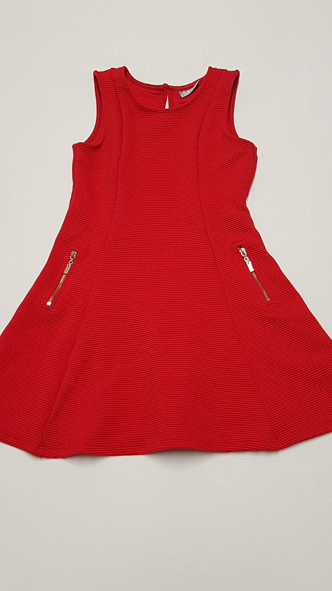 MATALAN BORDÁZOTT MINTÁS,KÉTOLDALT CIPZÁROS ZSEBES,TRENDI KISLÁNY RUHA  128-134 Hover Image