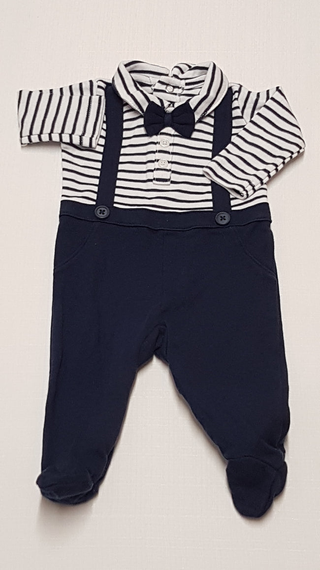 MATALAN ELEGÁNS,CSOKORNYAKKENDŐS KISFIÚ RUGI 56 Hover Image