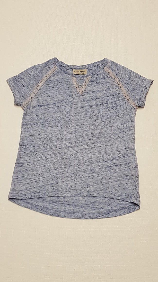 NEXT VILÁGOSKÉK SZÍNŰ ,CSIPKÉS KISLÁNY DIVATPÓLÓ 116 Hover Image