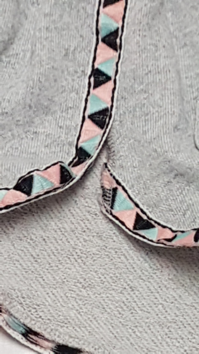 PRIMARK SZÜRKE SZÍNŰ KISLÁNY RÖVIDNADRÁG,SZÍNES SZEGŐVEL 158 Main Image