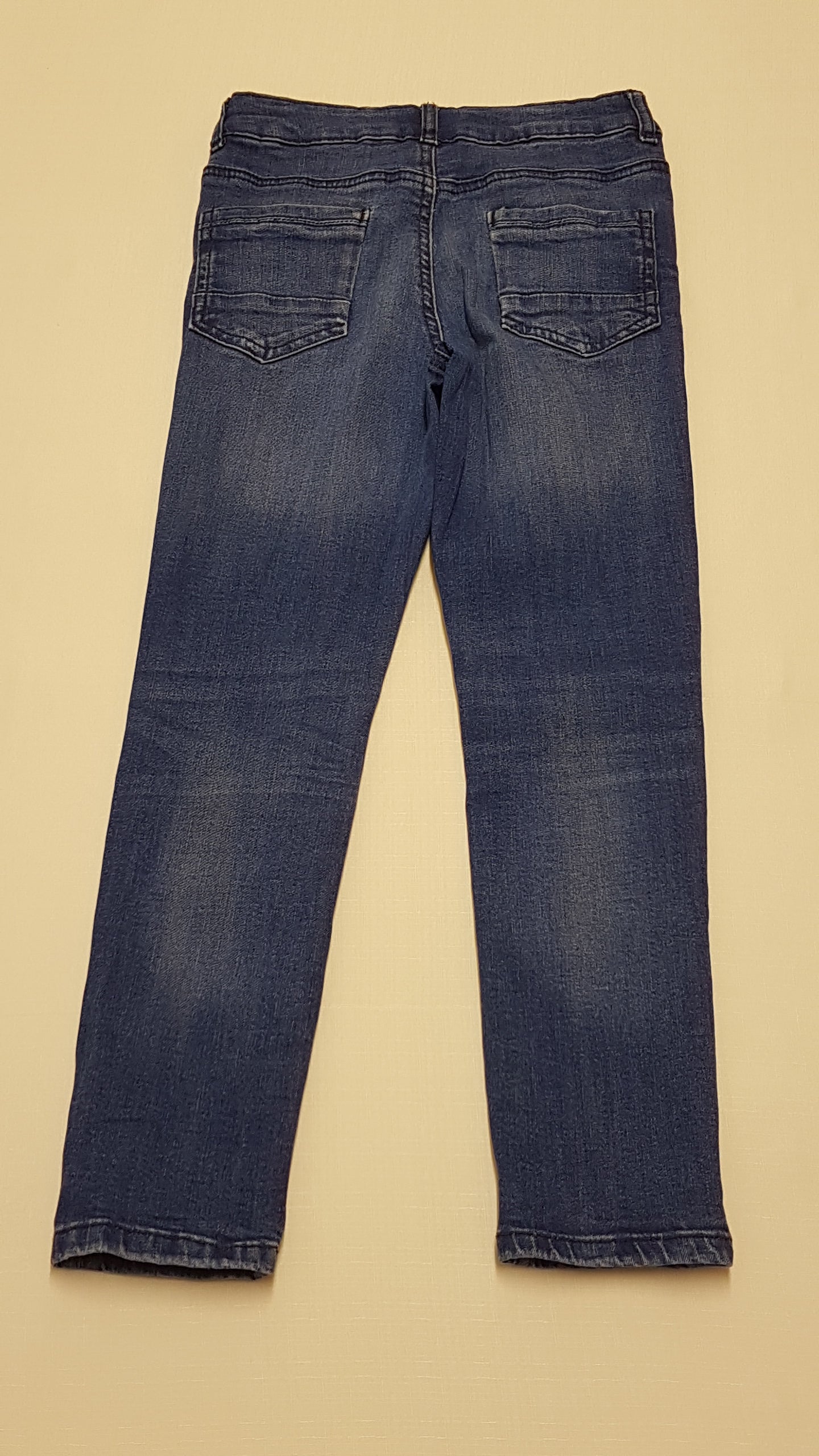 DENIM CO. SKINNY MINŐSÉGI , KOPTATOTT,KISFIÚ FARMERNADRÁG,ÁLLÍTHATÓ GUMIS DERÉKRÉSSZEL 128