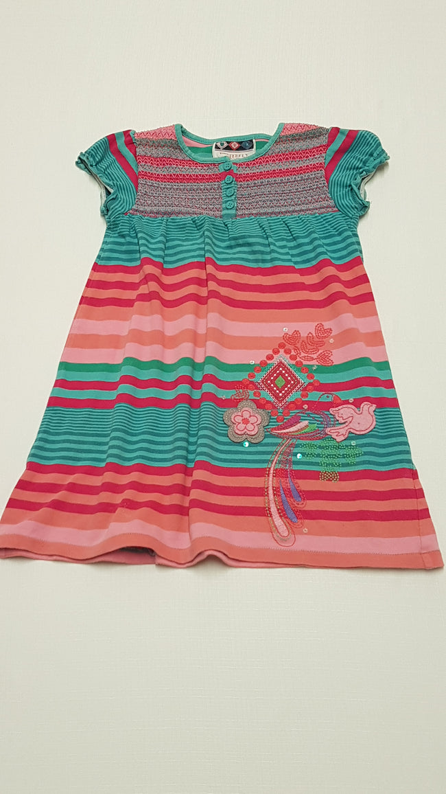 DEBENHAMS SZÍNES ,CSÍKOS KISLÁNY RUHA 110 Hover Image