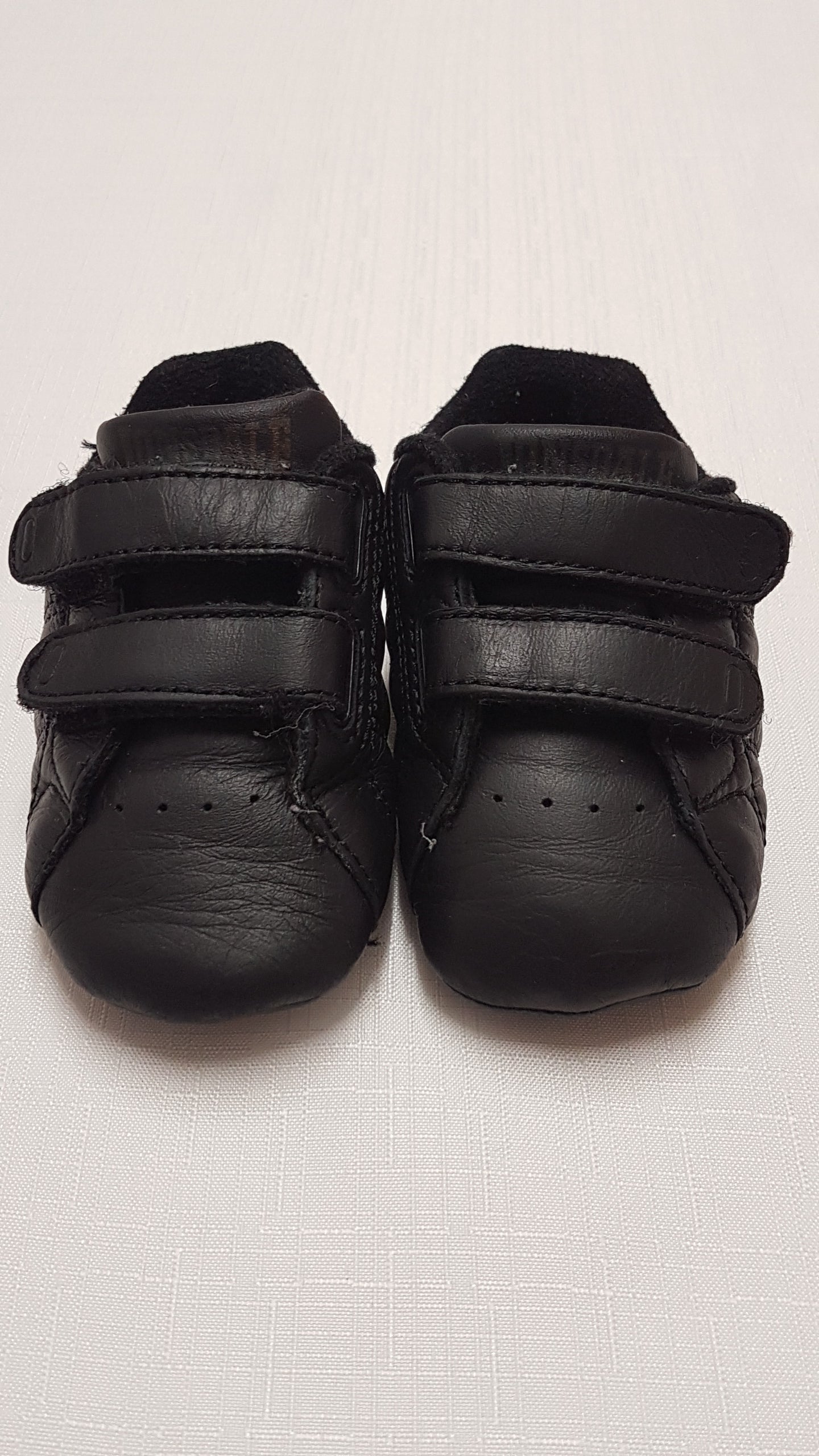LONSDALE PUHA BŐR KISFIÚ KOCSICIPŐ