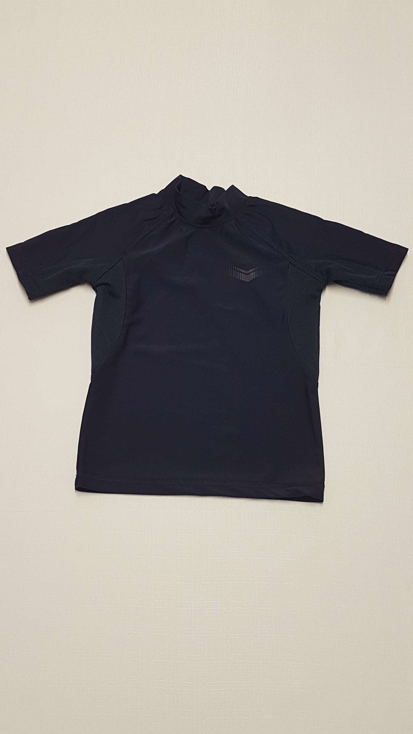 ÚJ NEXT SÖTÉTKÉK SZÍNŰ,MINŐSÉGI KISFIÚ ÚSZÓFELSŐ 110