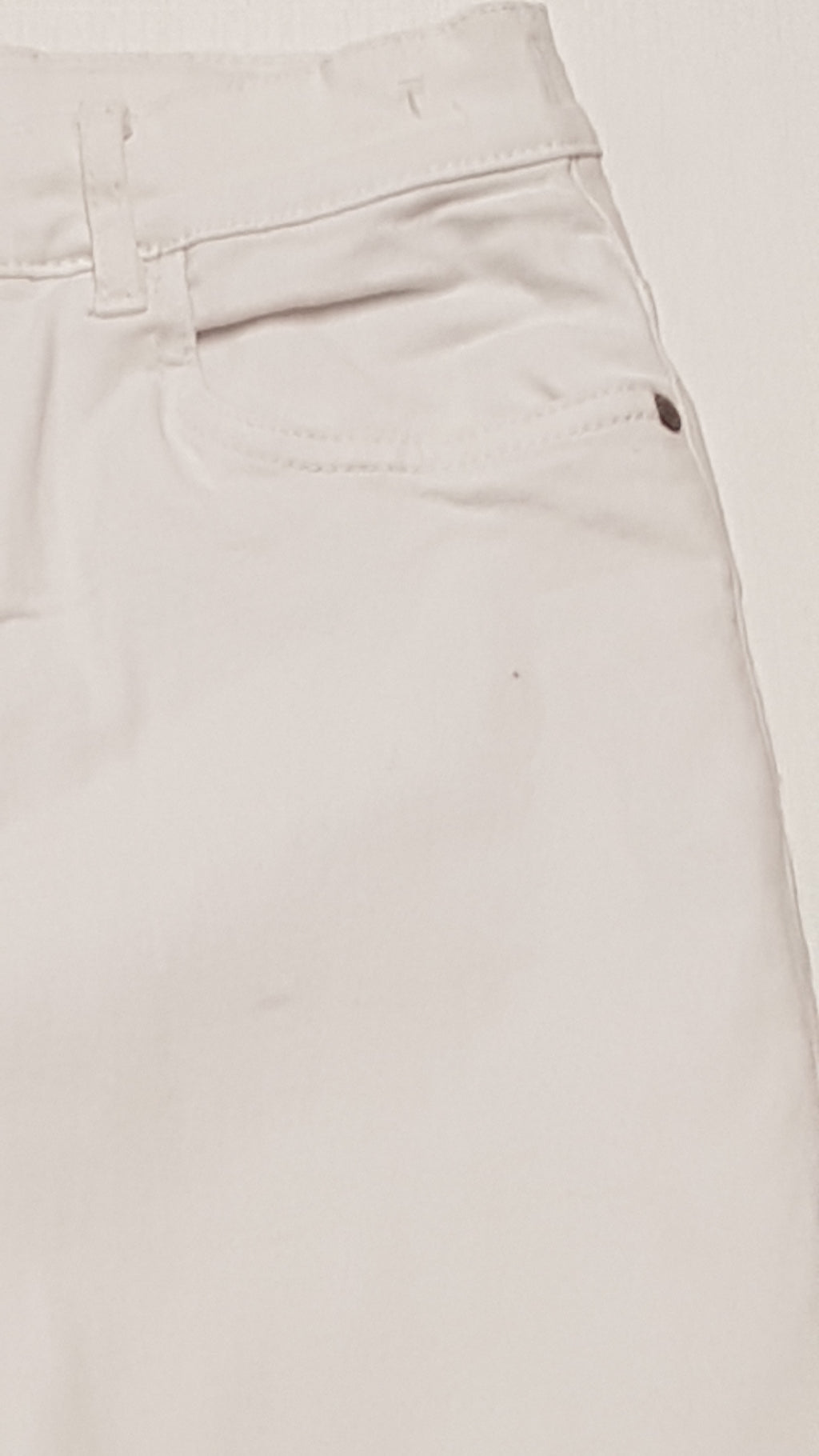 NEXT FEHÉR SZÍNŰ,FIÚ BERMUDA FARMERNADRÁG ÁLLÍTHATÓ GUMIS DERÉKRÉSSZEL 164