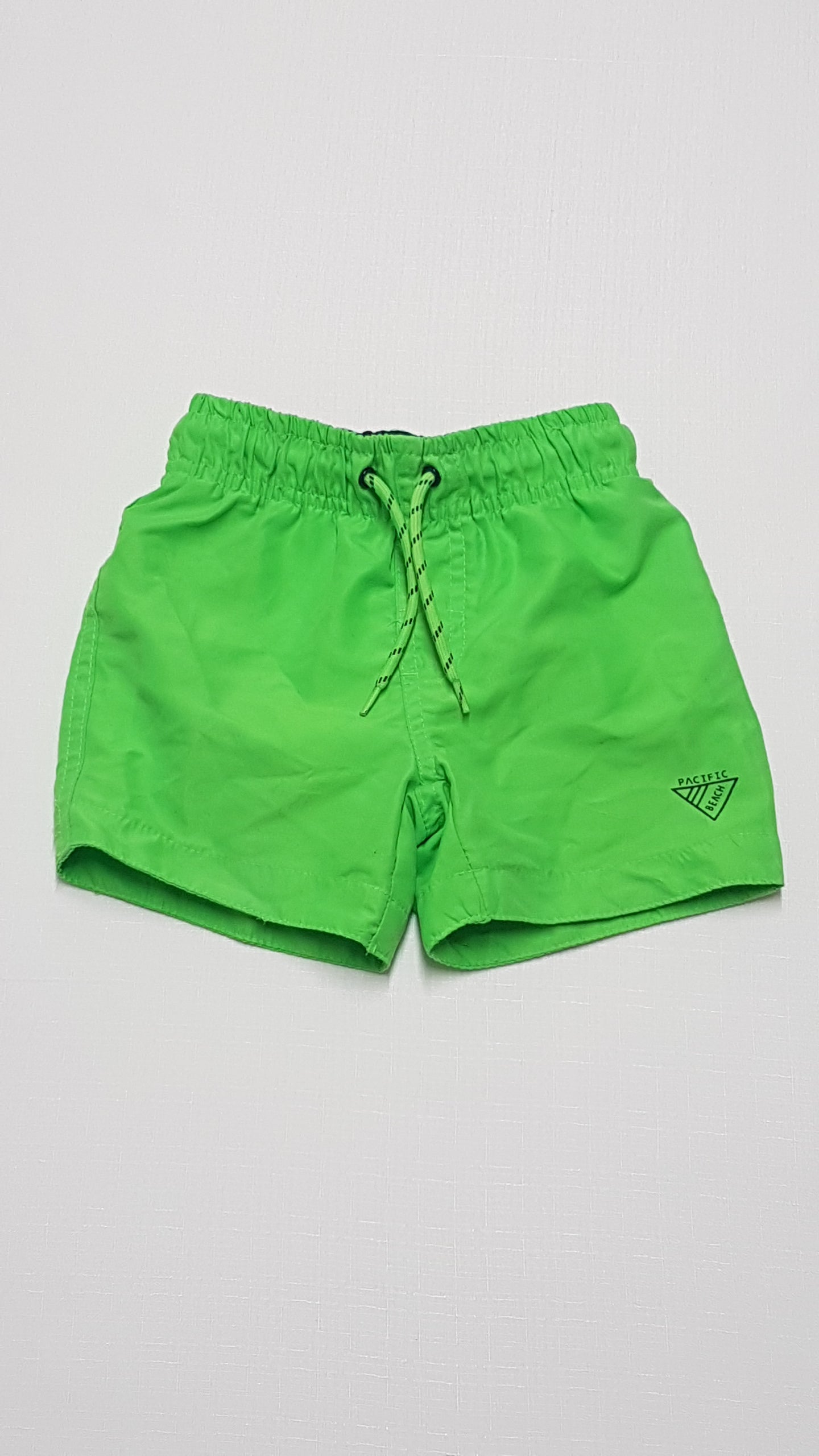 PRIMARK NEONZÖLD SZÍNŰ,KISFIÚ FÜRDŐNACI 92