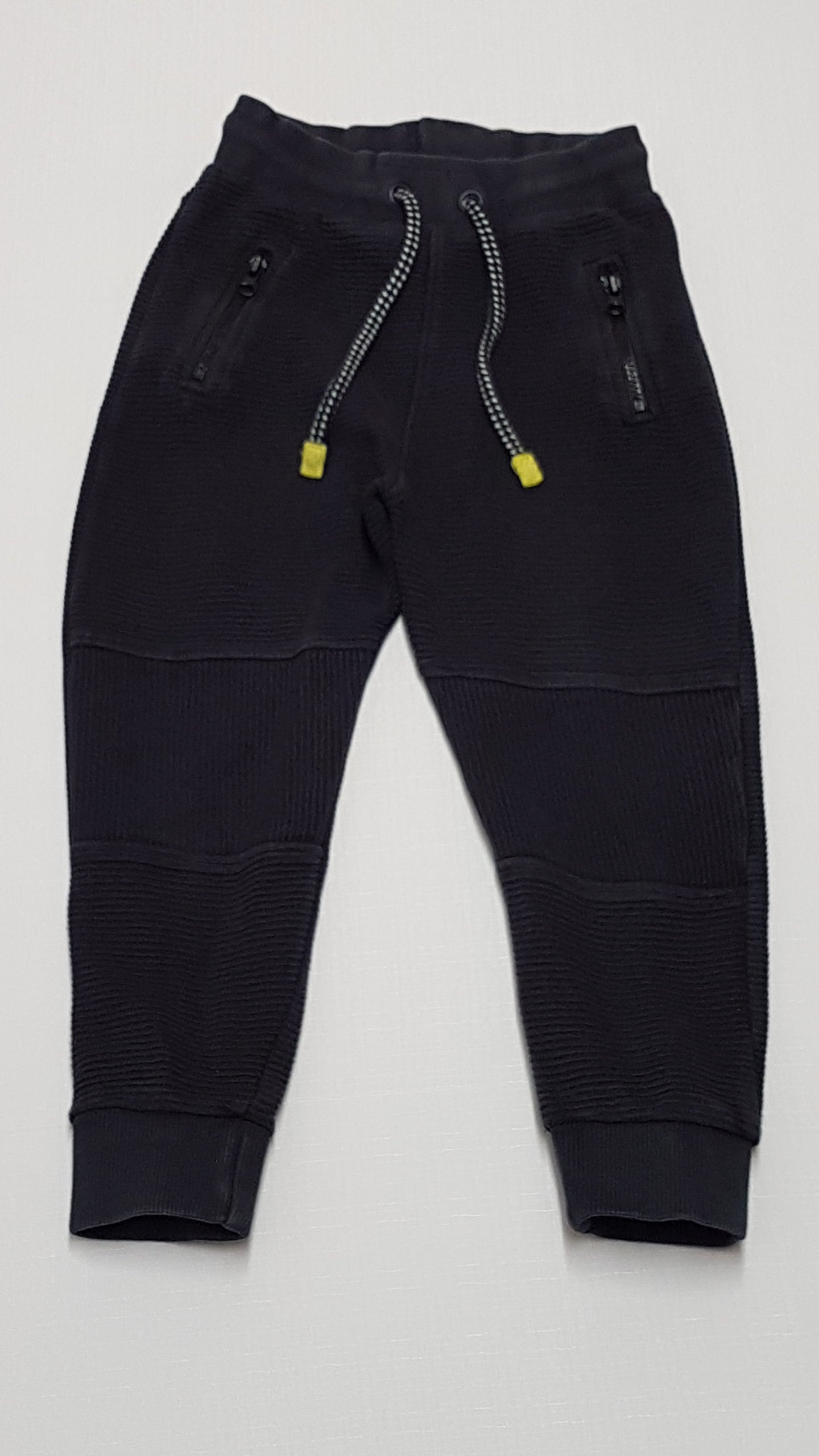 MINI CLUB FEKETE SZÍNŰ KISFIÚ JOGGER 98-104
