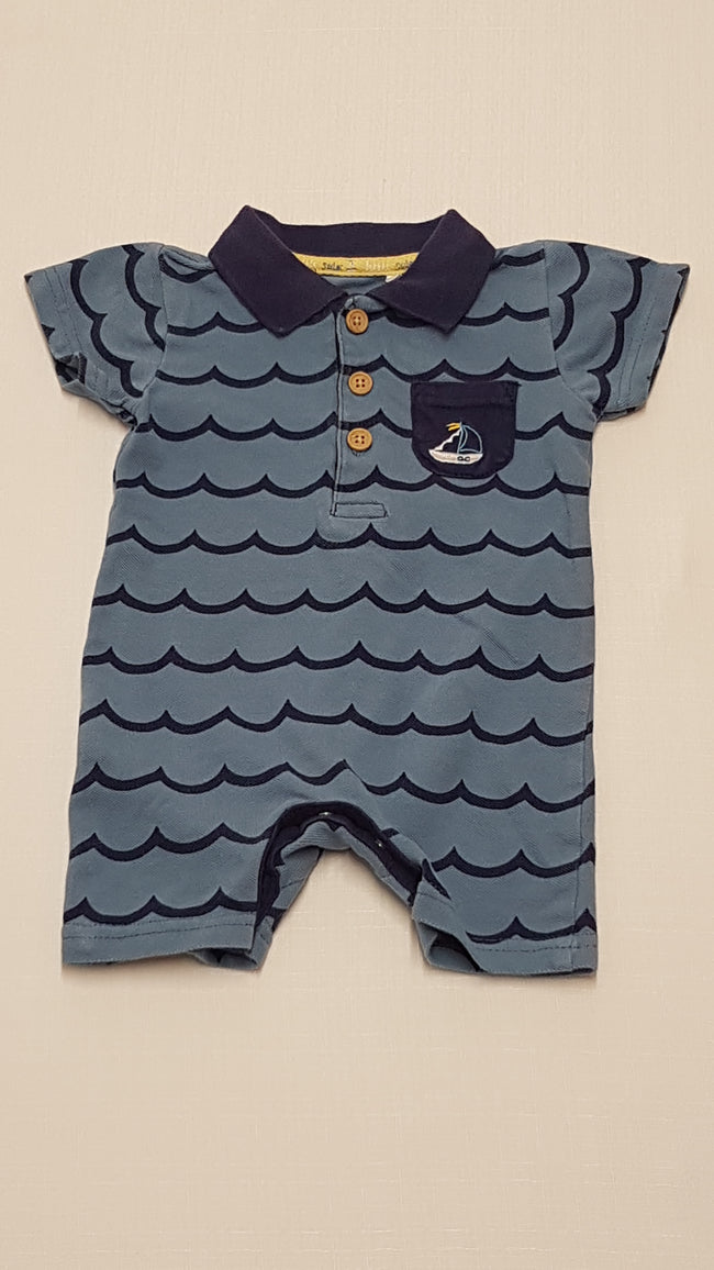 TU KIDS GOMBOS,GALLÉROS,ELEGÁNS KISFIÚ NAPOZÓ 56-62 Hover Image