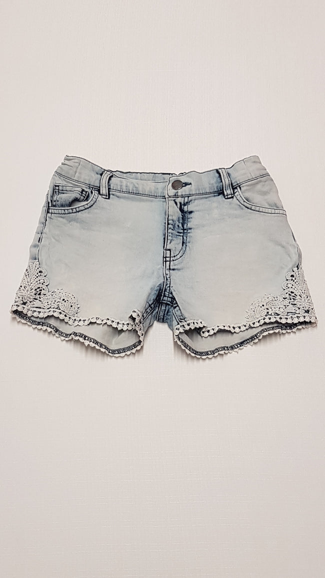 F&F KIDS KOPTATOTT,HÍMZETT,CSAJOS KISLÁNY FARMER RÖVIDNACI ,ÁLLÍTHATÓ GUMIS DERÉKRÉSSZEL 140 Hover Image