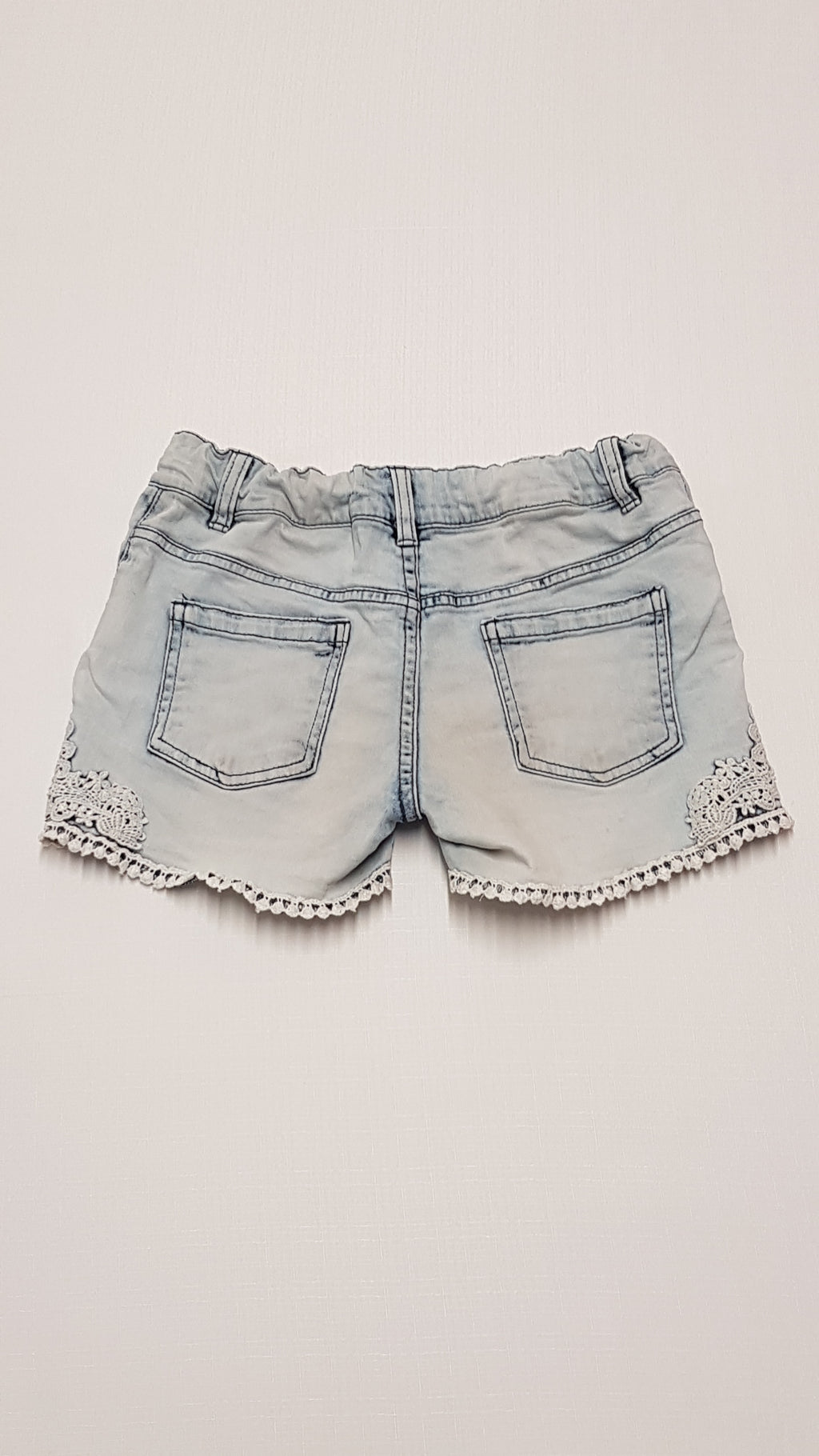 F&F KIDS KOPTATOTT,HÍMZETT,CSAJOS KISLÁNY FARMER RÖVIDNACI ,ÁLLÍTHATÓ GUMIS DERÉKRÉSSZEL 140