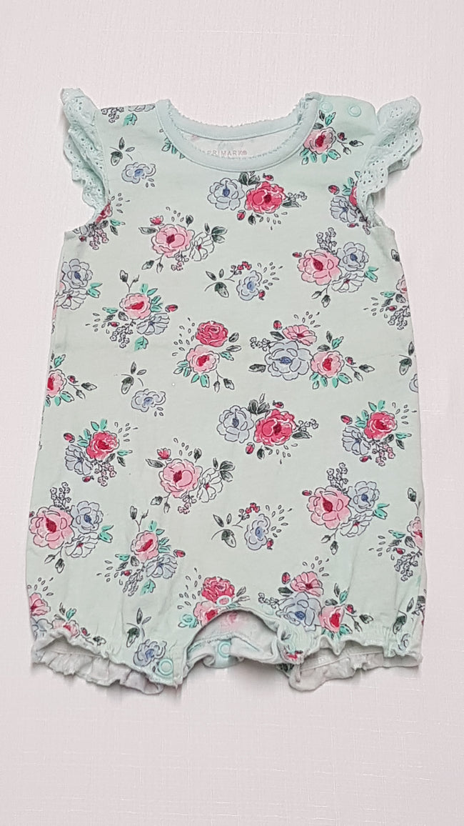 PRIMARK BABY GYÖNYÖRŰ SZÉP VIRÁGOS,HÍMZETT UJJÚ ,FODROS KISLÁNY PLAYSUIT 74 Hover Image