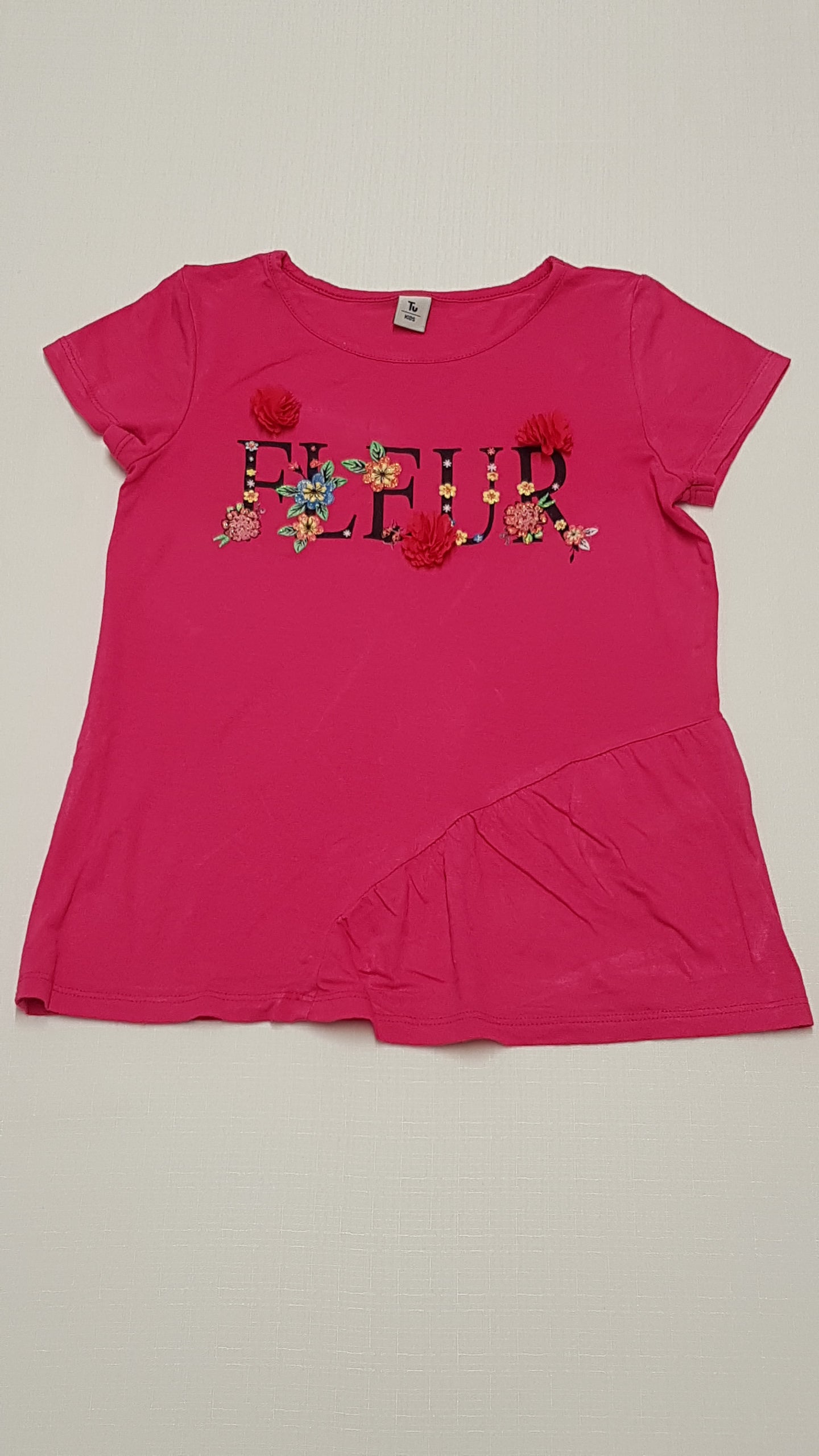 TU KIDS MÁLNA SZÍNŰ,FELIRATOS,3D VIRÁGOS,CSAJOS KISLÁNY PÓLÓ 128