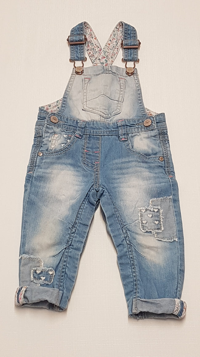 NEXT VAGÁNY,KOPTATOTT,SZÍVECSKÉS,KANTÁROS KISLÁNY FARMERNACI, LÁBRÉSZNÉL VÉGIG PATENTOS 74 Hover Image