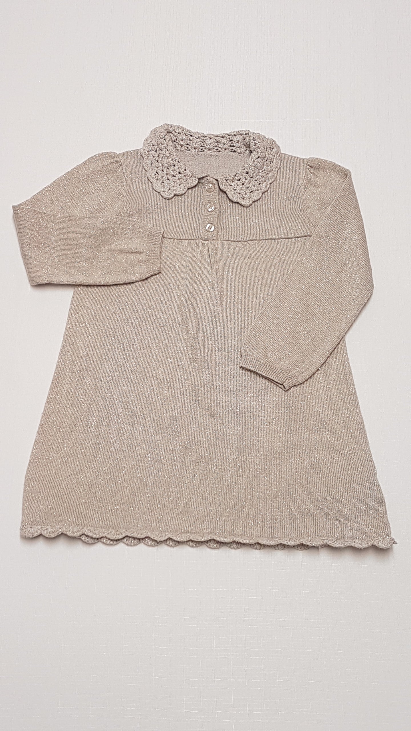MOTHERCARE CSIPKE GALLÉROS,CSILLOGÓ ARANY SZÁLAS,VÉKONY KÖTÉSŰ,KISLÁNY RUHA 92