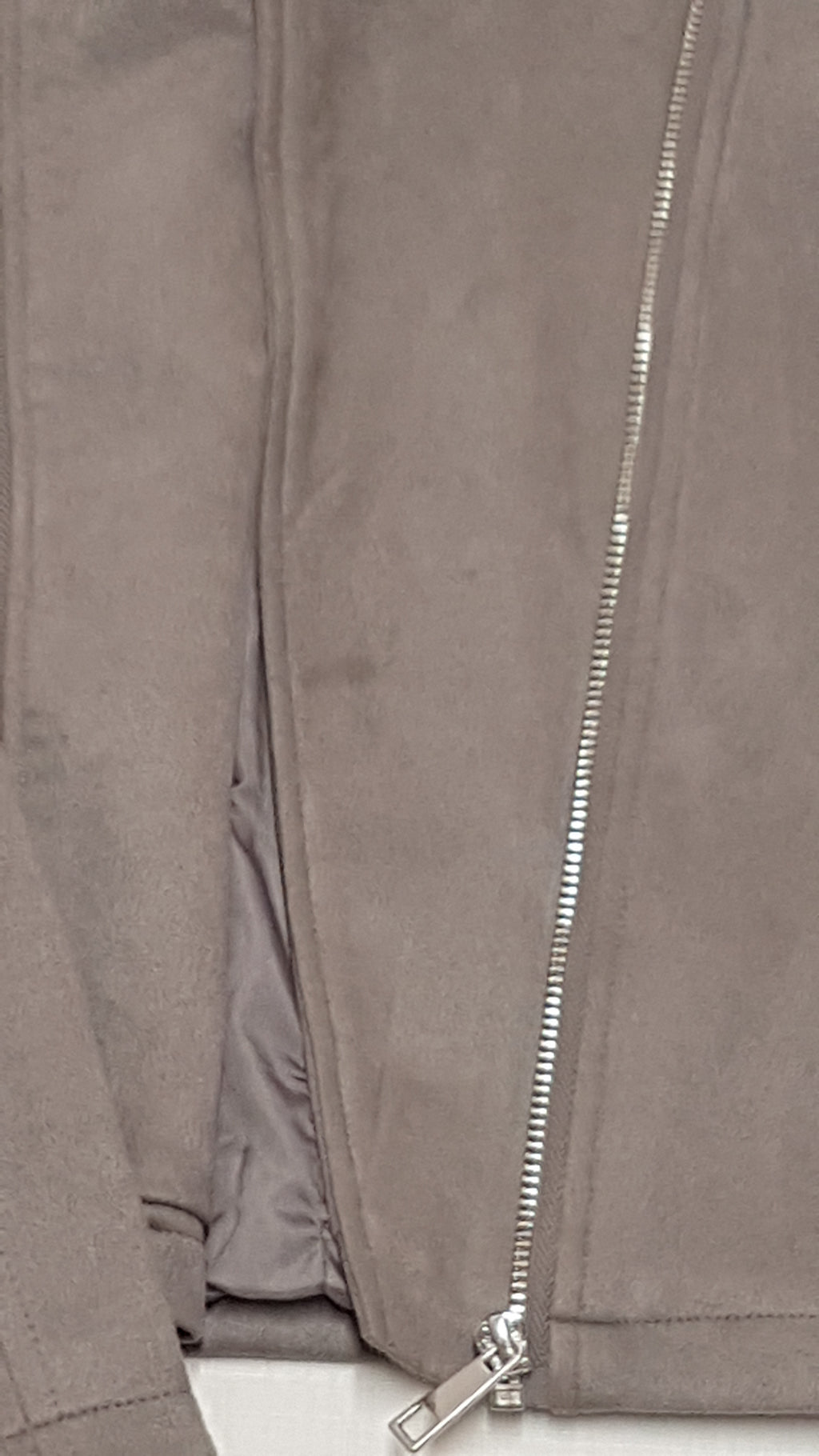 MATALAN SZÜRKE SZÍNŰ , HASÍTOTT BŐR HATÁSÚ, TRENDI KISLÁNY DZSEKI 146-152