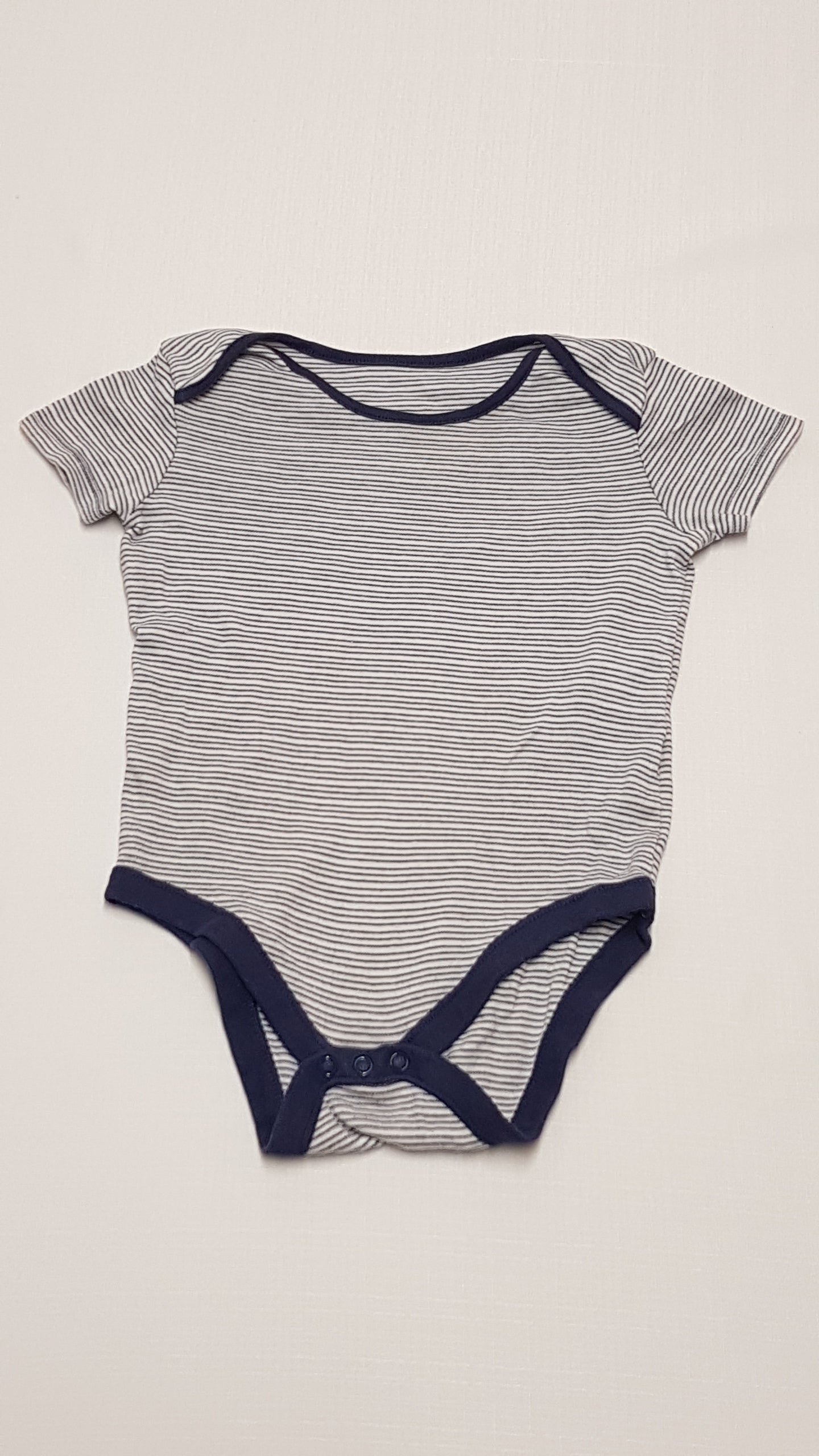 F&F KIDS VÉKONY CSÍKOS KISFIÚ BODY 98