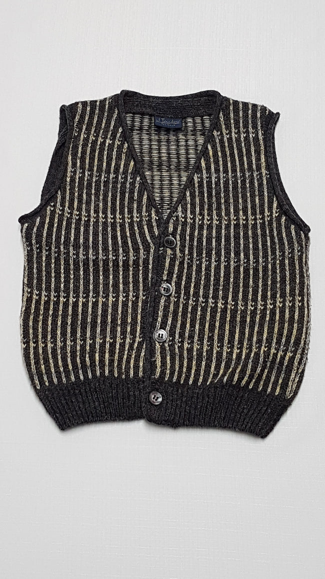 J. TAYLOR MINŐSÉGI,ELEGÁNS KISFIÚ MELLÉNY 110-116 Hover Image