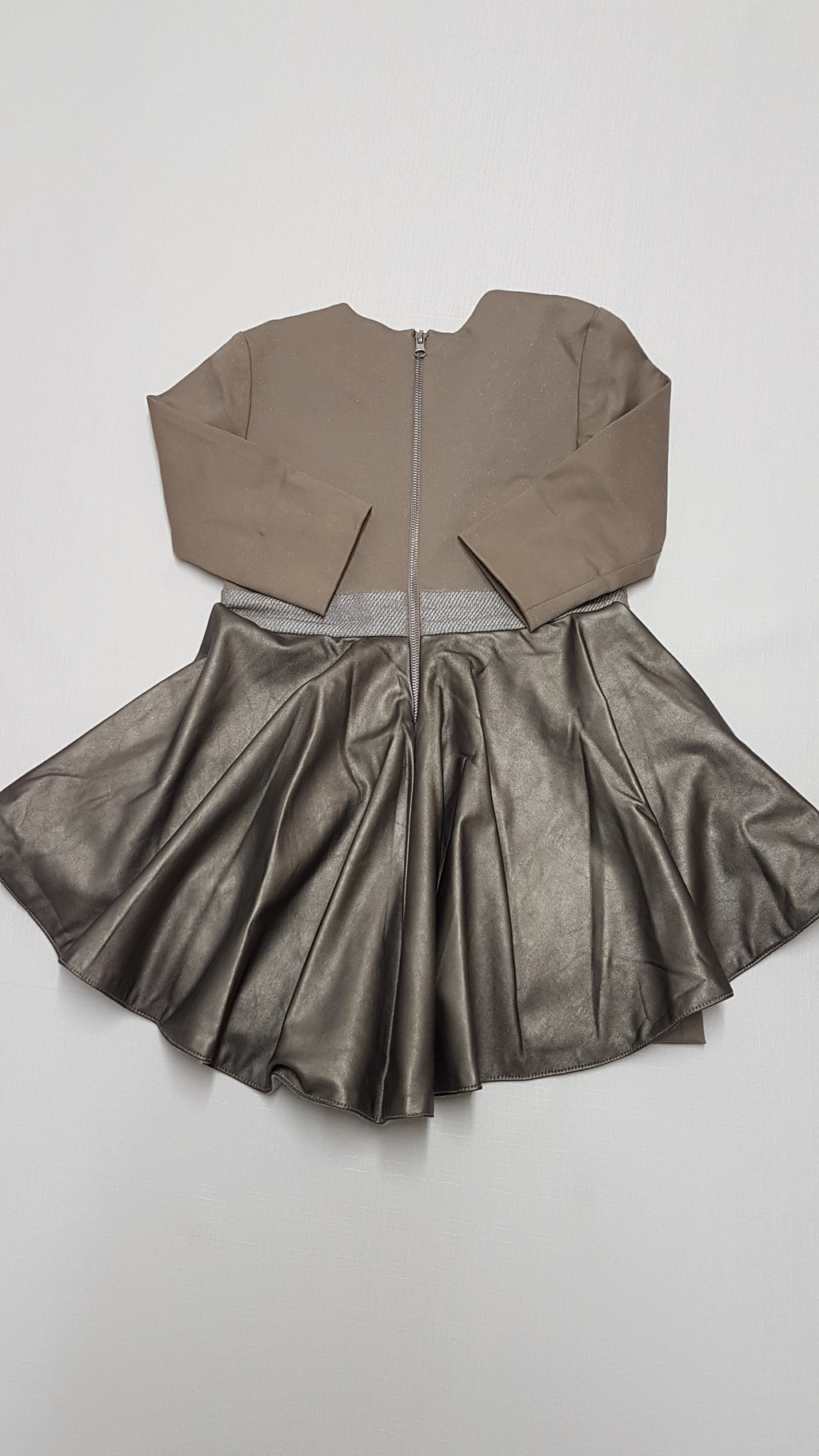 NIKOLIA KIDS DESIGNER KÜLÖNLEGES,CSILLOGÓS, ALKALMI,BŐR HATÁSÚ KISLÁNY RUHA 98-104